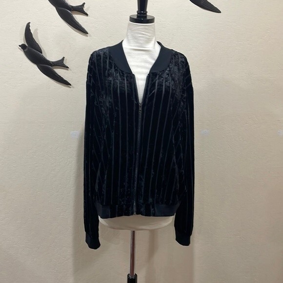 NEW!  LuLaRoe Stevie Black Velvet Shimmer Bomber Jacket - 3XL - Picture 1 of 6